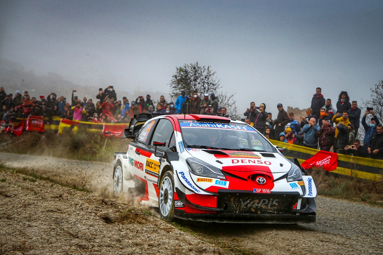 Az utolsó pillanatig küzd egymással a két Toyota pilóta a Rally Világbajnokságban