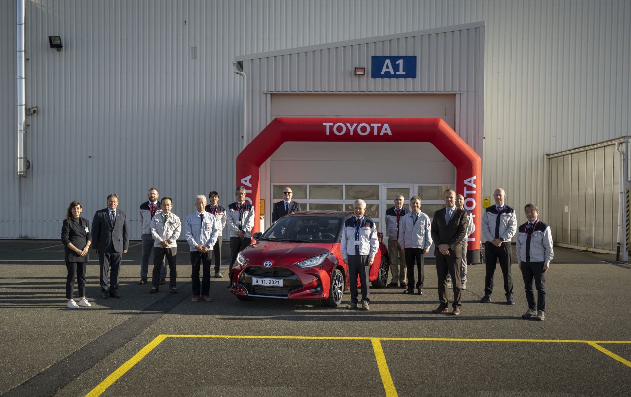 Toyota spustila v Kolíně výrobu hybridního modelu Yaris 