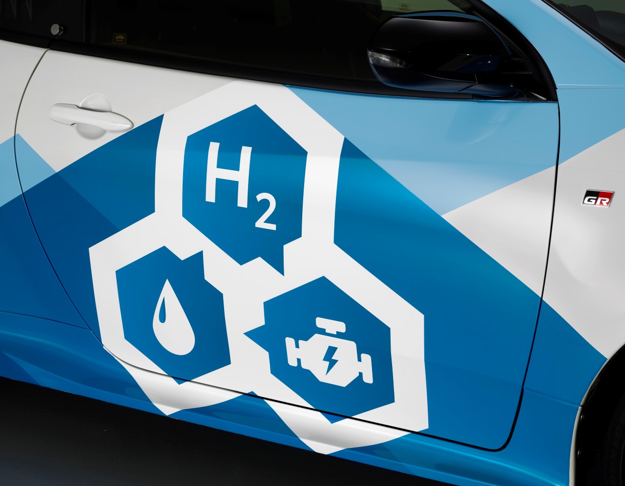  A hidrogénhajtás tarthatja életben a belső égésű motorokat az autózás szerelmesei számára?