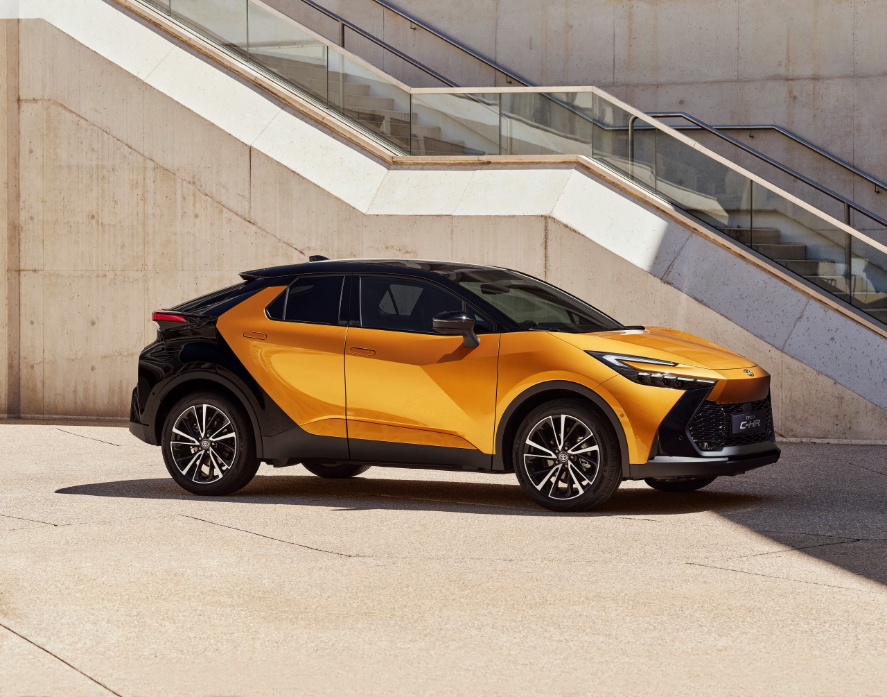 A Toyota Ikonok Premierje keretében mutatkozik be Magyarországon a vadonatúj Toyota C-HR