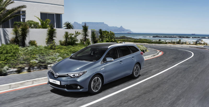 Premiery Toyoty w Genewie: Nowy Auris – bardziej stylowy, wyposażony w nowe silniki