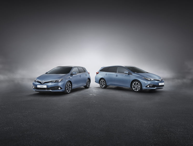 Premiery Toyoty w Genewie: Nowy Auris – bardziej stylowy, wyposażony w nowe silniki 
