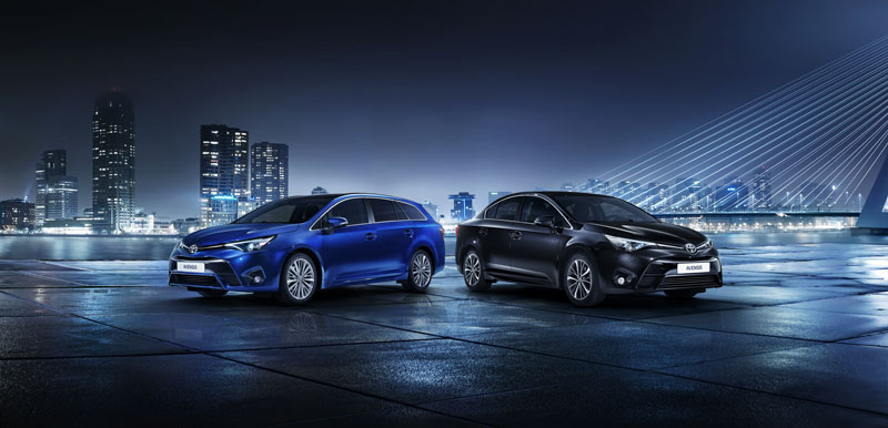 Premiery Toyoty w Genewie: Nowy Avensis – prestiż, komfort i efektywne napędy 