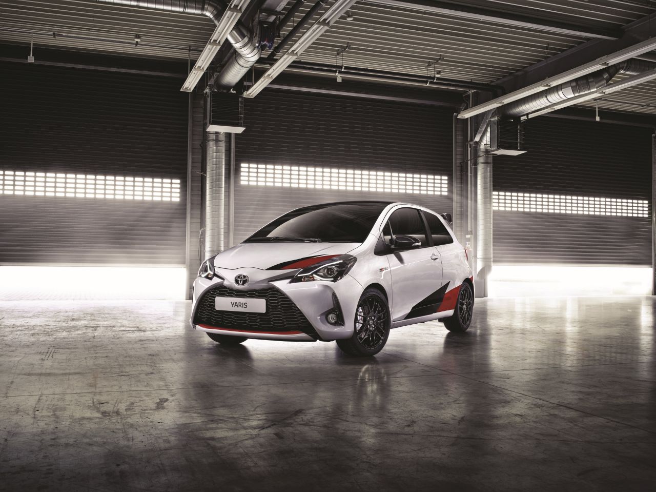 Toyota Yaris GRMN – nowy hot hatch Toyoty w sprzedaży przez internet 