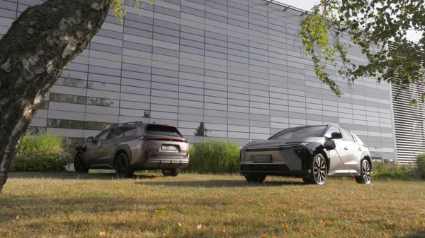 bZ4X vs. bZ4X Touring - local video