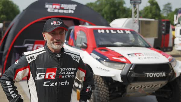 Tomáš Ouředníček pojede Dakar s Hiluxem v barvách Toyota Gazoo  Racing Czech