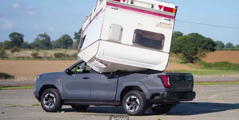 TOYOTA - HILUX CARAVAN DROP