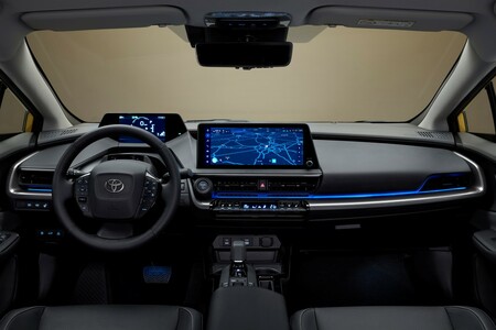 Toyota Prius z najwyższym poziomem bezpieczeństwa w standardzie. Nowe systemy i rozwiązania Toyota T-MATE