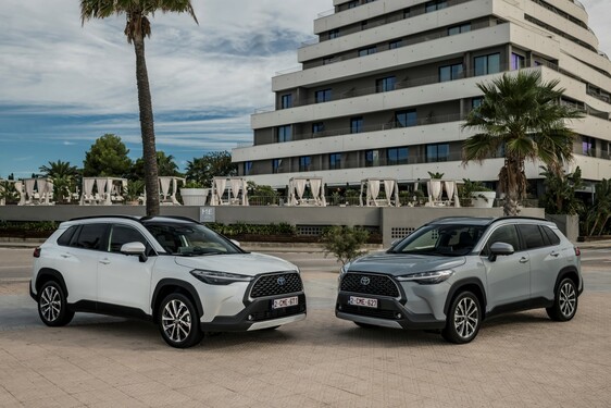 Az öntöltő hibrid elektromos autók hajtották az európai újautópiac növekedését 2024-ben 