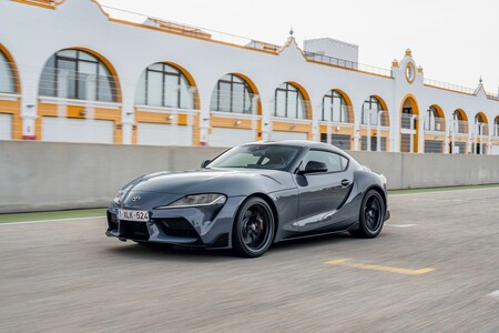 GR Supra MT 2022