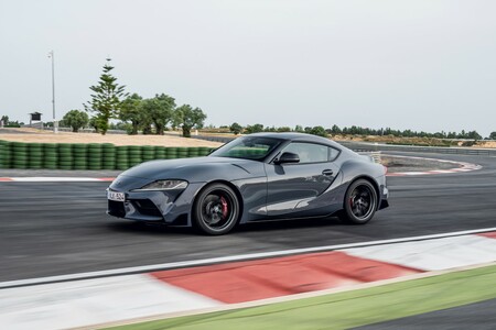 GR Supra MT 2022