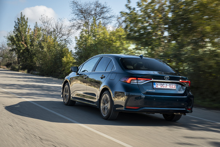Három Toyota modell is felkerült a világ legnépszerűbb autóinak tízes listájára
