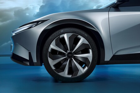 Koncept Toyota Sport Crossover ako ukážka nového batériového elektrického modelu pre Európu