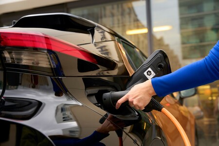Toyota zwiększy produkcję baterii do zelektryfikowanych aut. Kolejna inwestycja w wielotorową strategię ograniczania emisji w transporcie