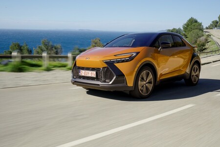 Toyota C-HR Plug-in Hybrid 2024