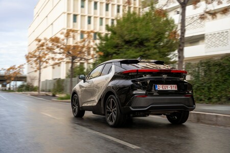 Polscy użytkownicy hybryd plug-in Toyoty w pełni wykorzystują potencjał wydajnego napędu. Ponad 71% czasu jazdy oraz 54% dystansu w trybie czysto elektrycznym