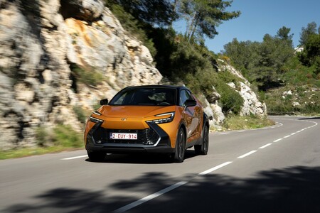 A vadonatúj Toyota C-HR több, mint egy autó: egy életérzés, a formabontó dizájn és a személyre szabott felhasználói élmény együttese