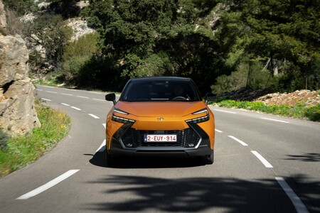 Toyota C-HR Plug-in Hybrid 2024