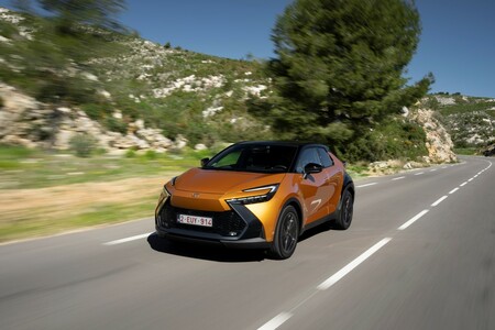 Az öntöltő hibrid elektromos autók hajtották az európai újautópiac növekedését 2024-ben 