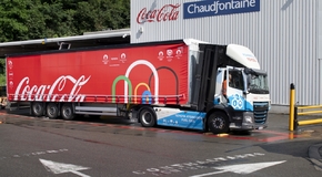 A Coca-Cola teszteli a Toyota melléktermékként tiszta vizet kibocsátó hidrogén üzemanyagcellás teherautóit  
