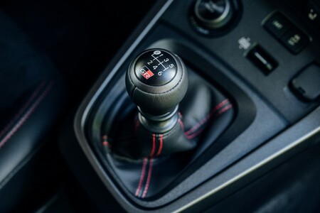 Nowa Toyota GR Yaris z ulepszoną skrzynią manualną i szybką przekładnią automatyczną GAZOO Racing Direct