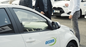 Toyota dodala 35 hybridních Yarisů české firmě ACCOM