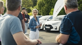 Toyota dodala 35 hybridních Yarisů české firmě ACCOM