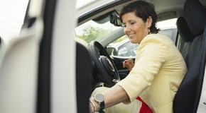 Toyota dodala 35 hybridních Yarisů české firmě ACCOM