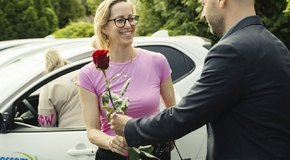 Toyota dodala 35 hybridních Yarisů české firmě ACCOM