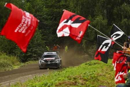 Sébastien Ogier v dramatickom finále domáceho podujatia Rely Fínsko vybojoval víťazstvo tímu TOYOTA GAZOO Racing World Rally Team