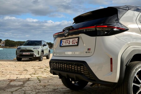 Nowa Toyota Yaris Cross z hybrydą o mocy 130 KM i limitowaną wersją specjalną Premiere Edition