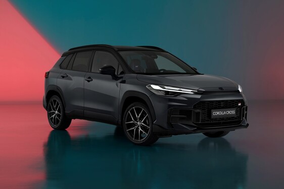 Nowa Corolla Cross z odświeżoną stylistyką i nowymi technologiami. Debiut wersji GR SPORT