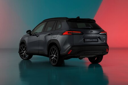 Nowa Corolla Cross z odświeżoną stylistyką i nowymi technologiami. Debiut wersji GR SPORT