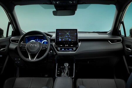 Nowa Corolla Cross z odświeżoną stylistyką i nowymi technologiami. Debiut wersji GR SPORT
