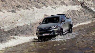 Toyota Hilux Mild-hybrid 48V. Legendarne zdolności terenowe przy niższym zużyciu paliwa