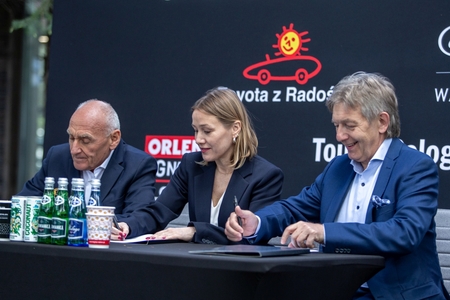 Toyota Central Europe i Toyota Radość oraz Lexus Warszawa Radość Oficjalnymi Partnerami Lang Team. Flota ORLEN Wyścigu Narodów odebrana