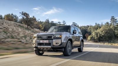 Év végén érkezik a lágy hibrid Toyota Land Cruiser