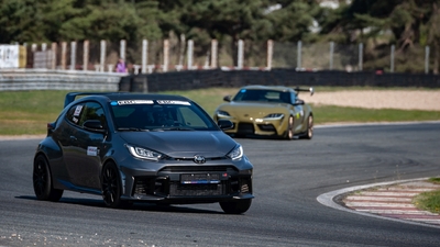 TOYOTA GR CUP 2026 nabiera tempa. Rywalizacja na Torze Kielce i Torze Modlin