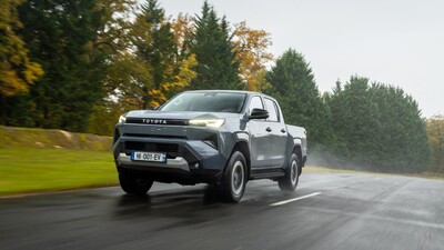 Új generáció, új hajtásláncok, új korszak: Megérkezett a legújabb, elektrifikált Toyota Hilux
