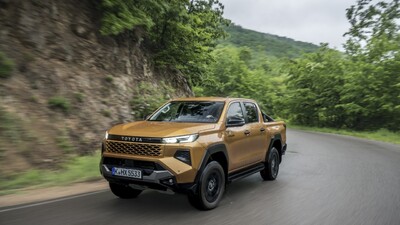 Megérkezett az új Toyota HILUX – kompromisszummentes munkavégzés és offroad élmény  immár teljesen elektromos hajtással is