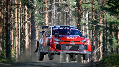 Sami Pajari ponownie triumfuje. Kierowcy TOYOTA GAZOO Racing World Rally Team zajęli całe podium Rajdu Finlandii
