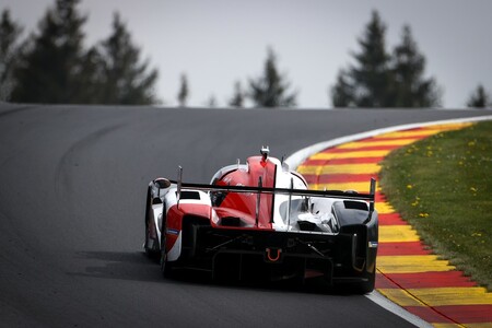 TOYOTA GAZOO Racing wygrywa wyścig na torze Spa-Francorchamps