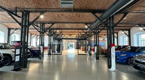 Prodejce Toyoty Autostyl otevřel v Trutnově unikátní prémiový showroom pro ojeté vozy
