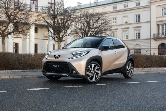 Aygo X najpopularniejszym małym autem wśród osób prywatnych. Wyraźna zmiana preferencji klientów indywidualnych w kierunku SUV-ów. Wyniki z maja 2022