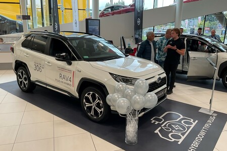 Ponad 45 000 odwiedzających na Dniach Elektryfikacji w salonach Toyoty