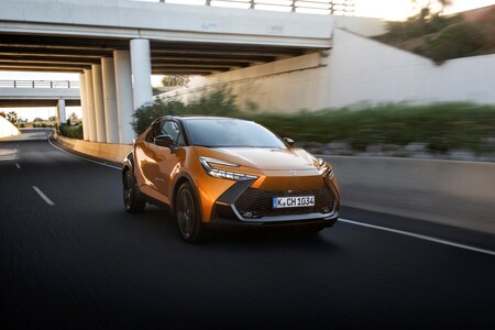 Z Toyota HomeCharge naładujesz auto elektryczne lub hybrydę plug-in w swoim domu lub firmie