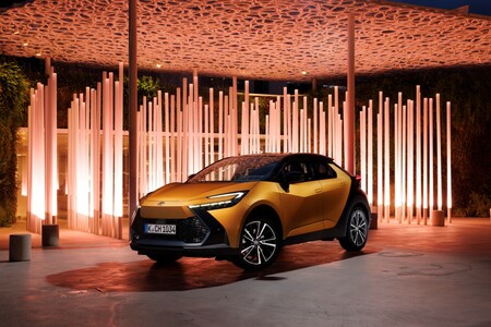 Sukces pokazów nowej Toyoty C-HR. Ponad 40 tys. osób odwiedziło salony