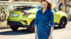 C-HR lime - local foto