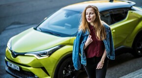 C-HR lime - local foto