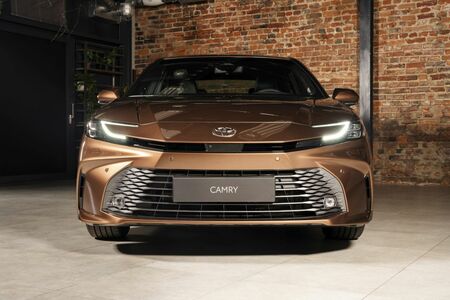 Nová Toyota Camry startuje v akční nabídce pod milionem korun